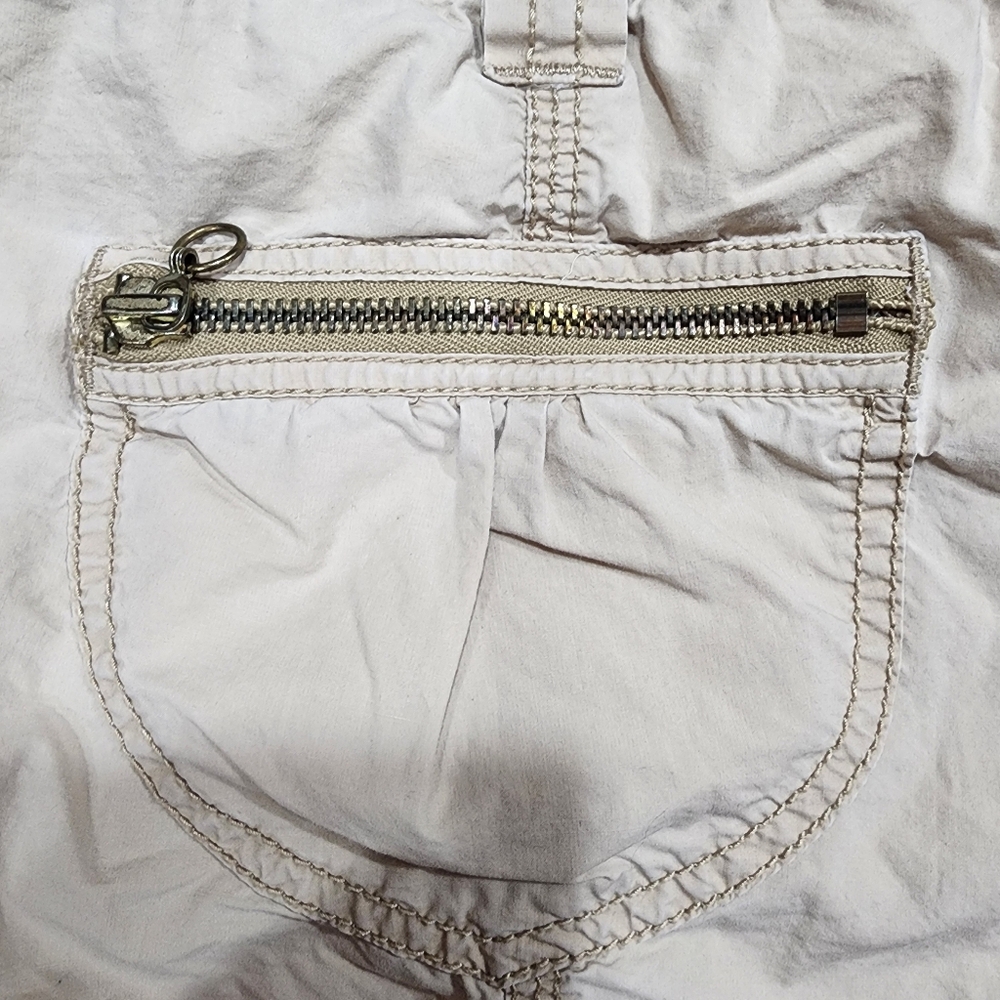 Pre-Loved Express Shorts - Picture 4 of 13